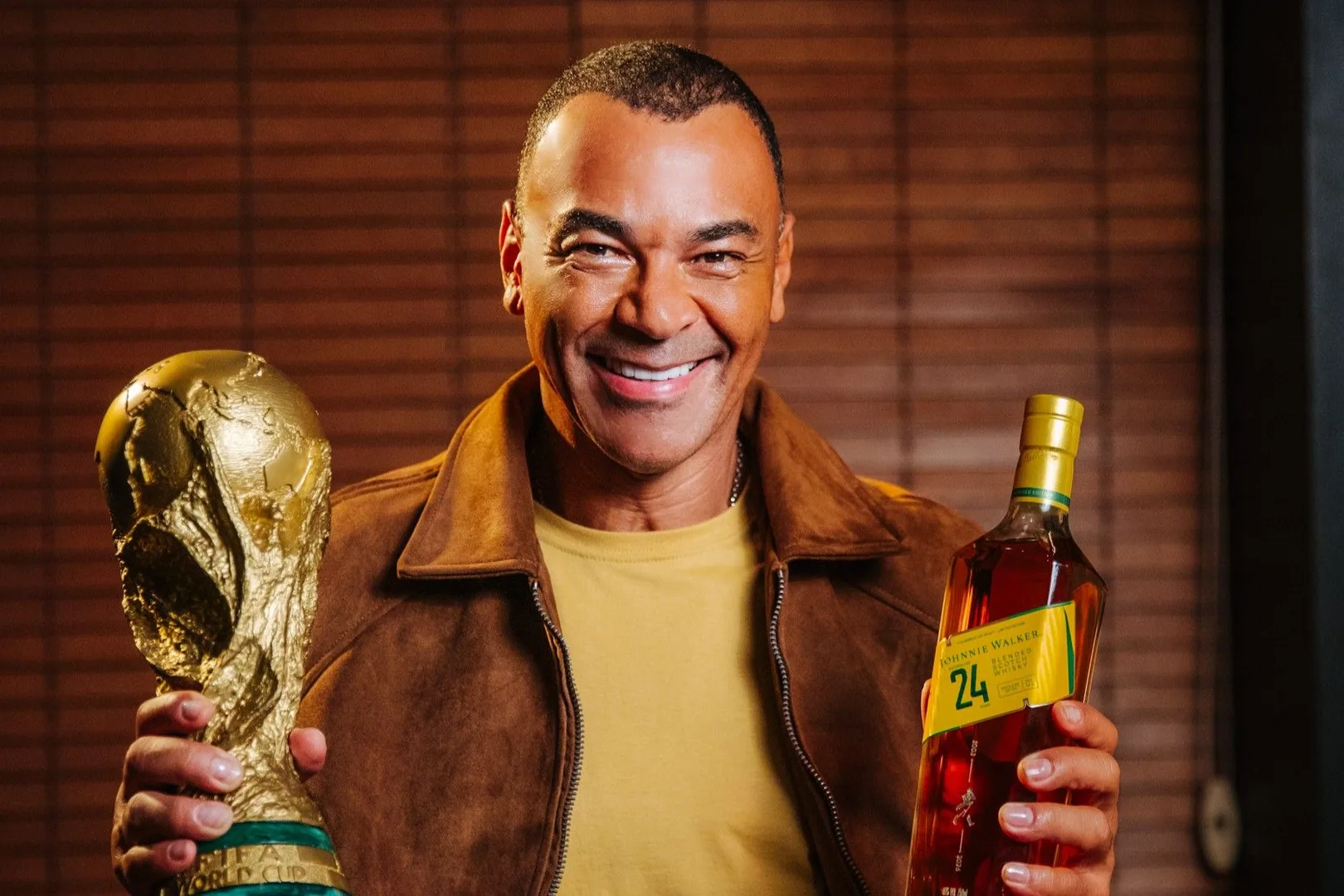 Johnnie Walker e Cafu organizam leilão beneficente com whisky raro