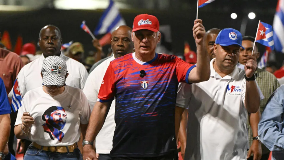 Cuba enfrenta protestos enquanto rejeita ajuda dos EUA