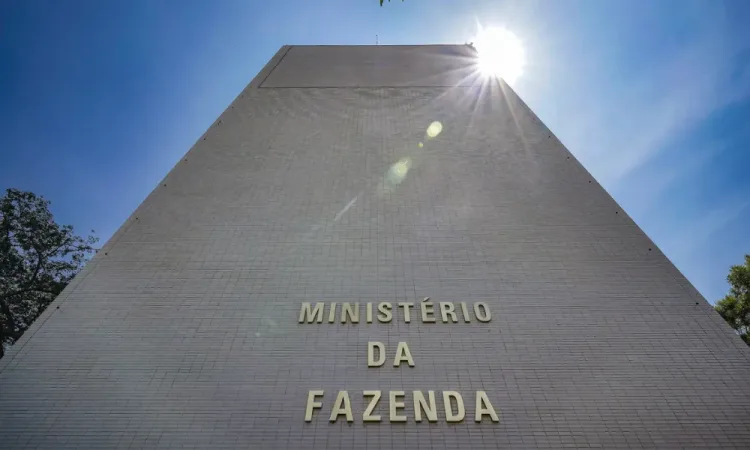 Ministério da Fazenda alerta sobre site falso do Desenrola