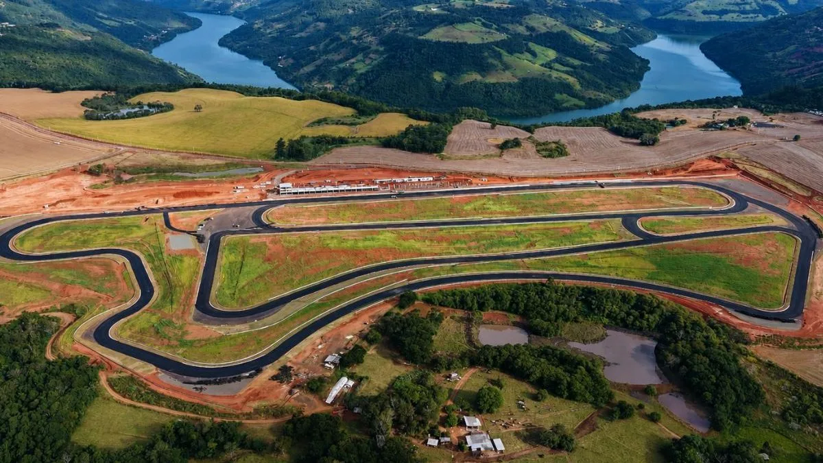 Autódromo de Chapecó conclui asfaltamento com padrão de F1
