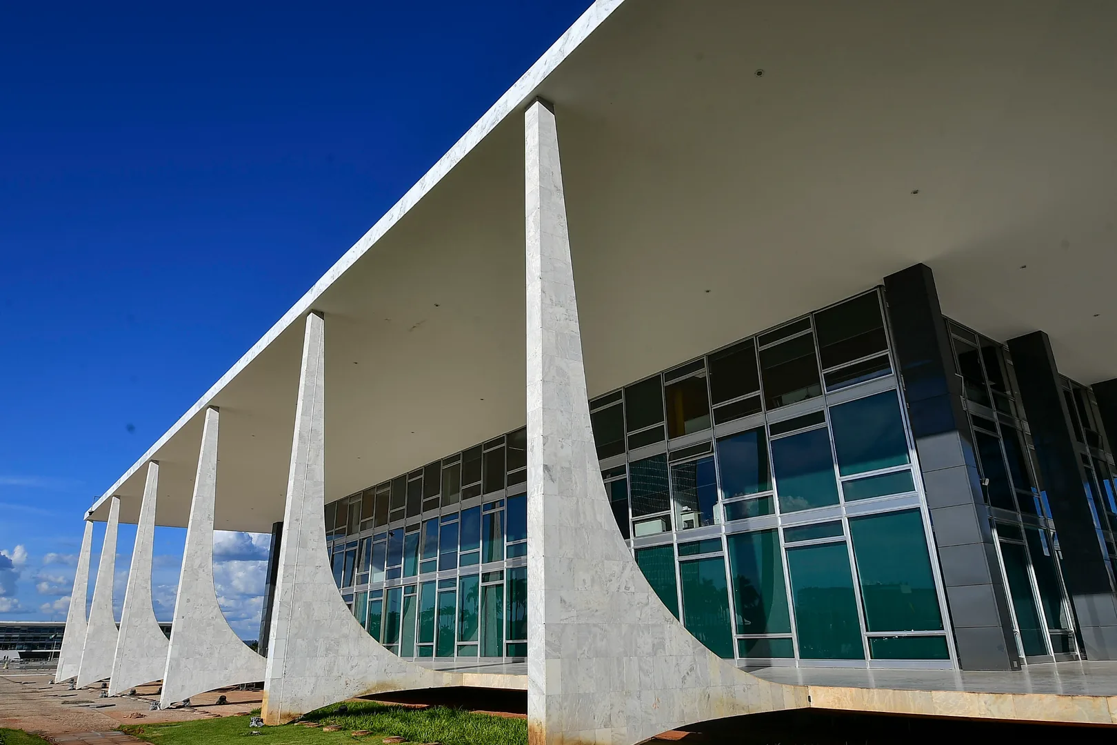 STF suspende penalização por NR-1 por 90 dias