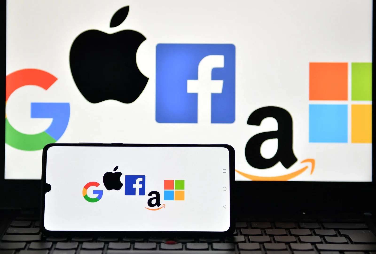 Como Big Techs Usam Seus Dados para Aumentar Vendas