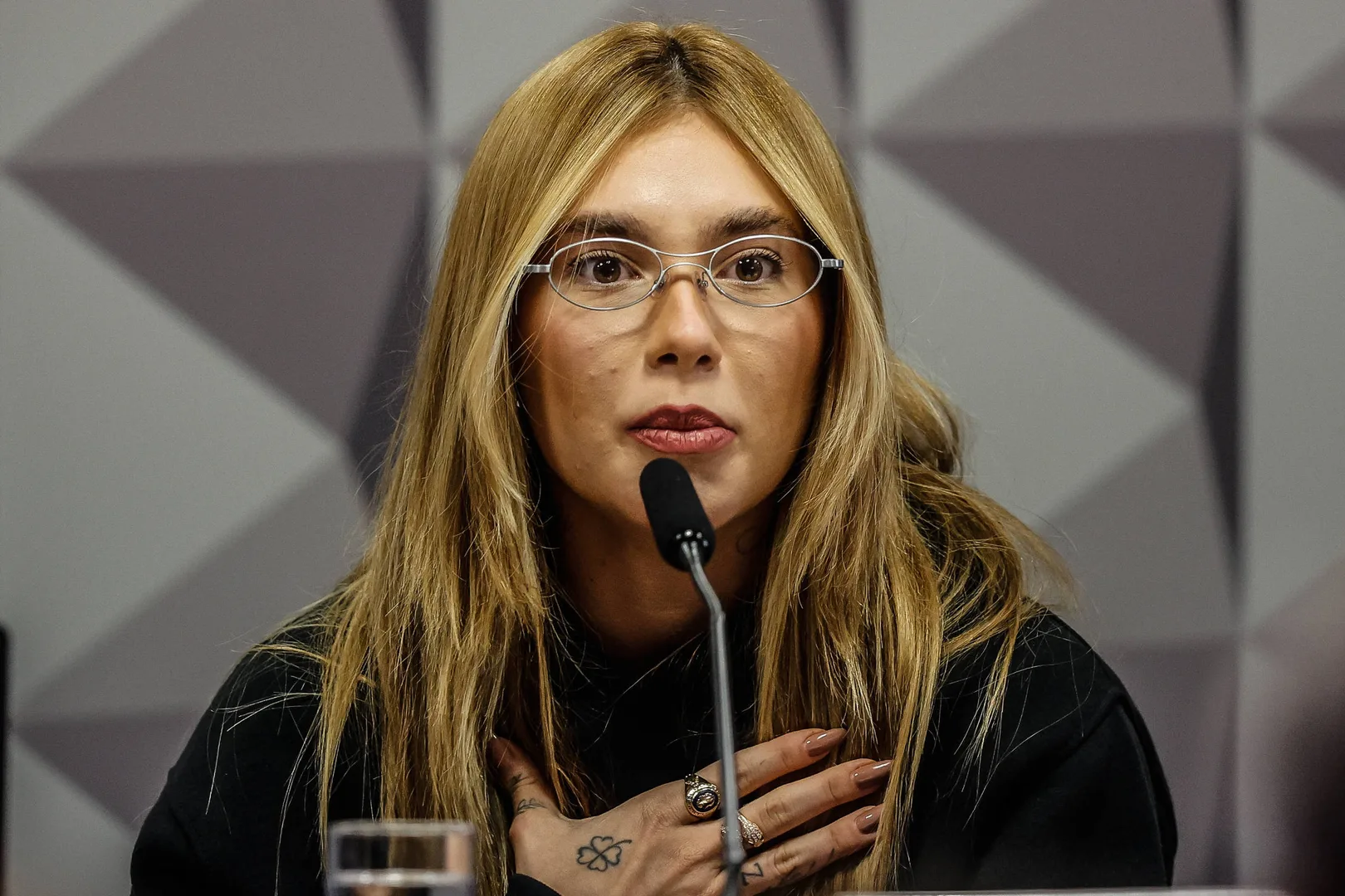 Justiça restringe publicidade de Virgínia Fonseca