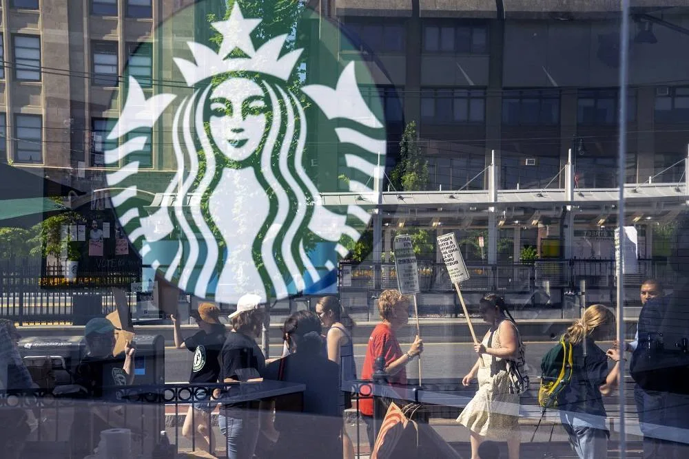 Após crise, Starbucks retoma expansão no Brasil