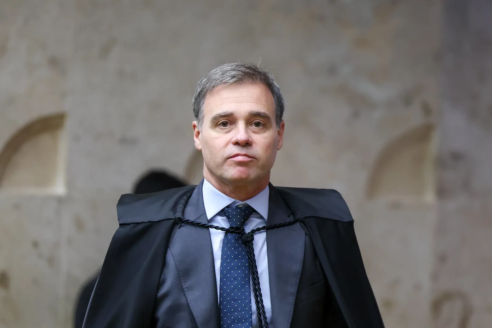 STF apreende passaporte de publicitário ligado a Vorcaro