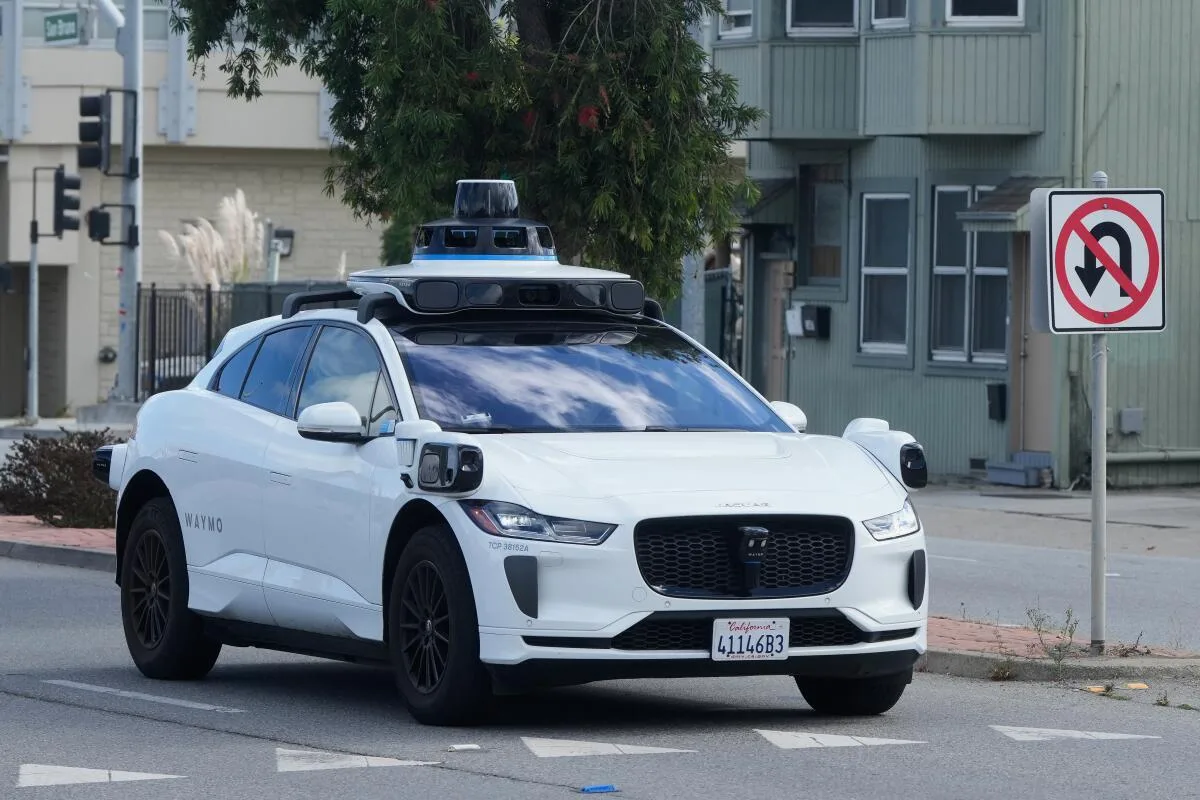 Carro autônomo denuncia atitudes suspeitas de passageiros