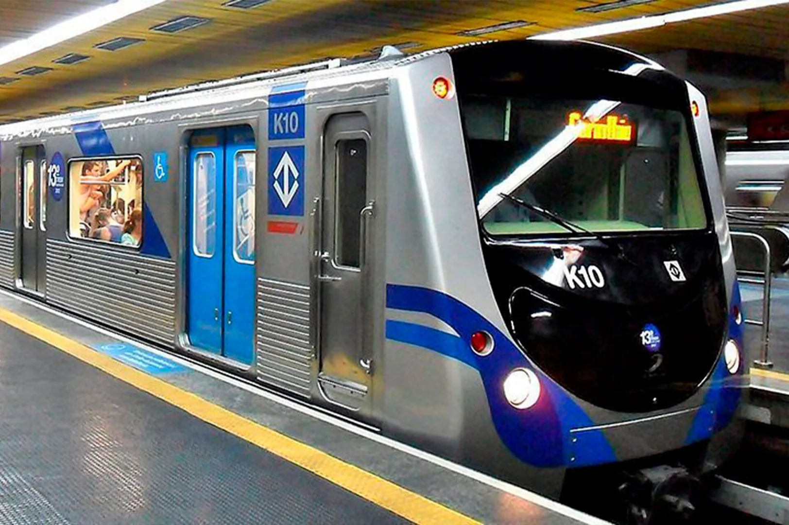 Robôs de limpeza com IA chegam ao metrô em SP