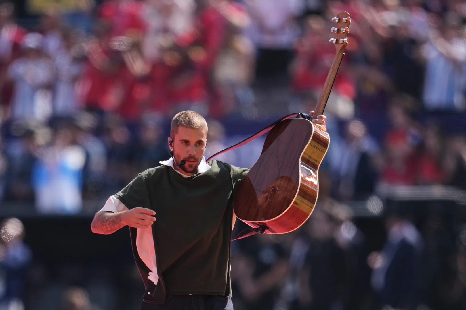 Show de Justin Bieber na final da Copa vira alvo de críticas nas redes