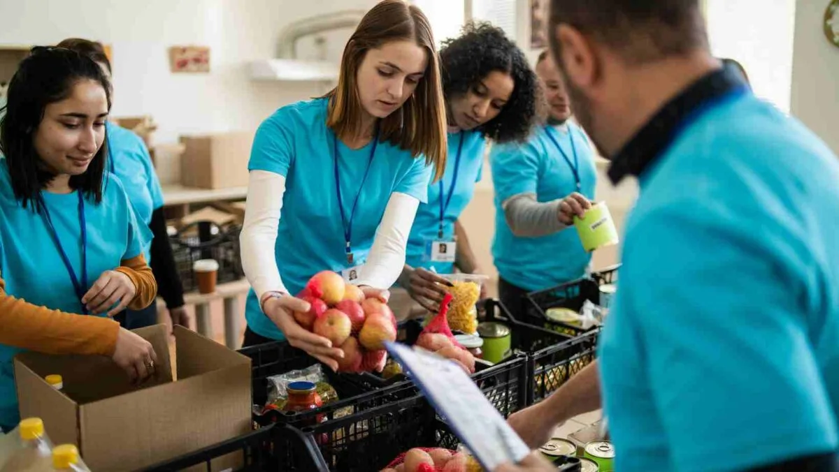 Connecting Food usa IA para redistribuir alimentos