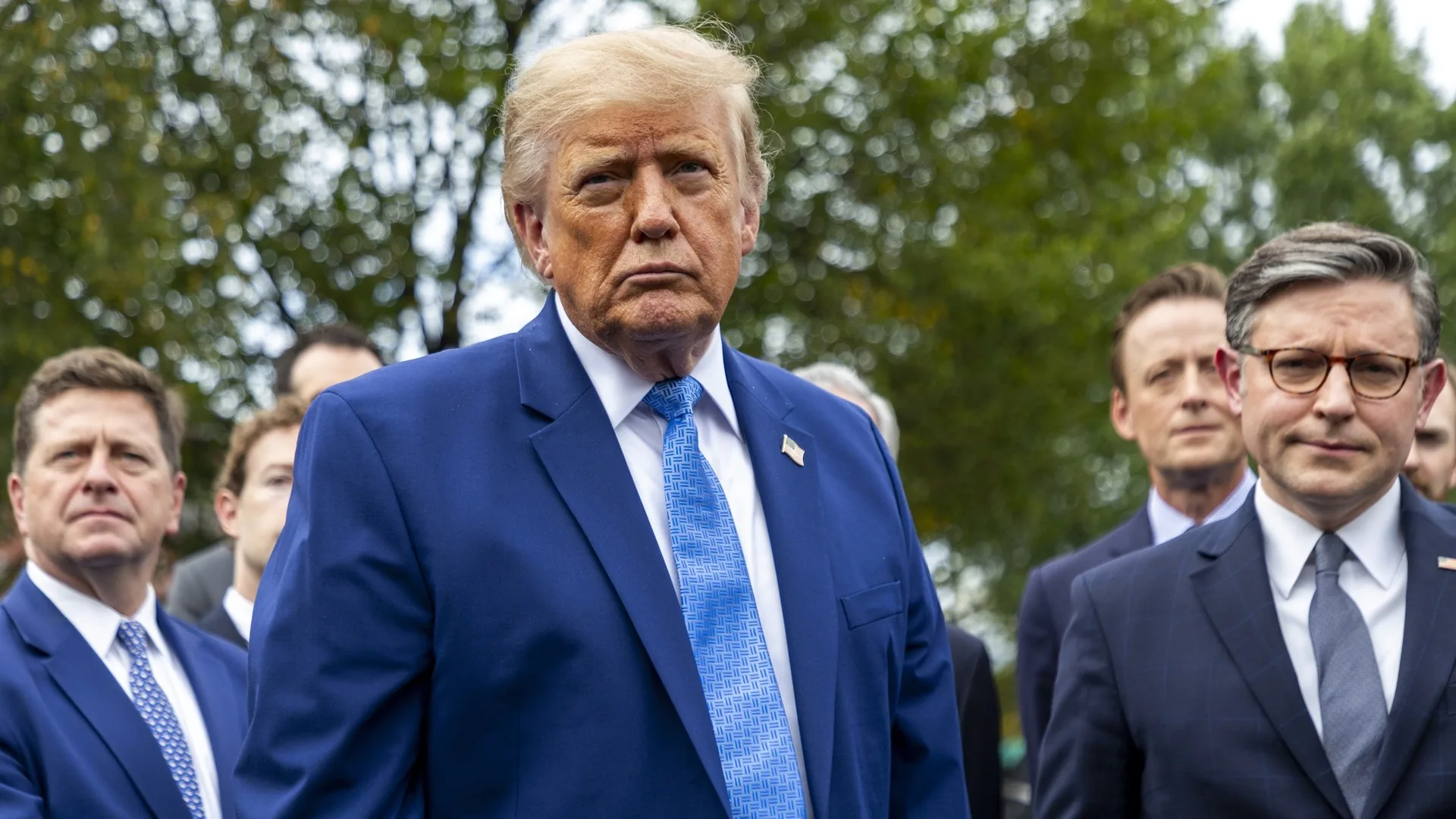 Trump e big techs firmam pacto voluntário de segurança em IA