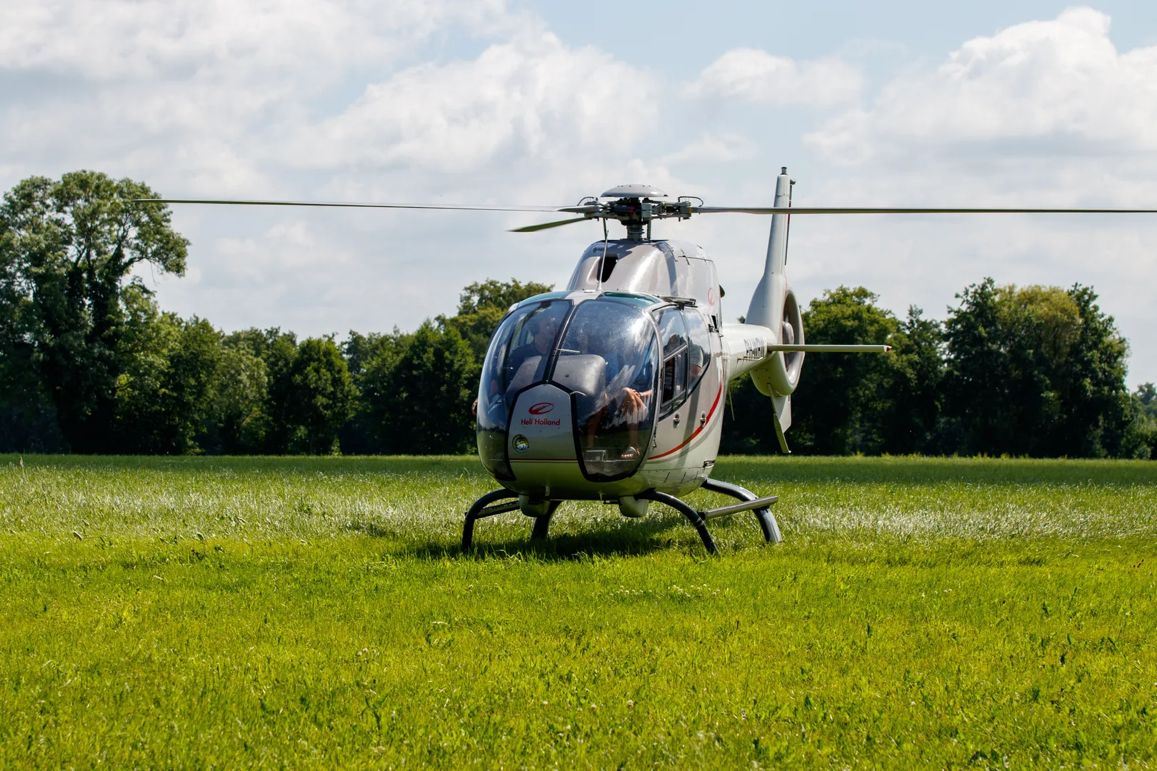 Blumenau reúne helicópteros, gastronomia e empresários