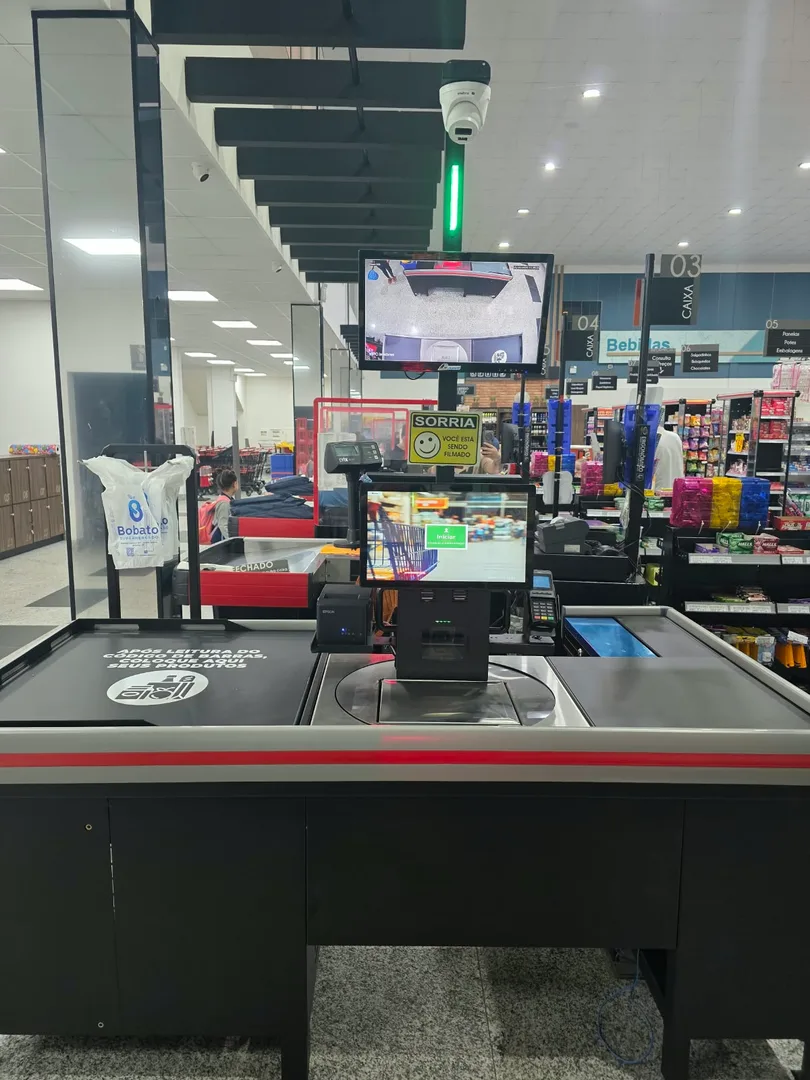 Self checkout híbrido: o que o Supermercado Bobato ensina sobre inovar