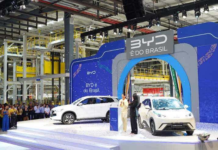 BYD Inicia Montagem de Carros Elétricos e Híbridos no Brasil