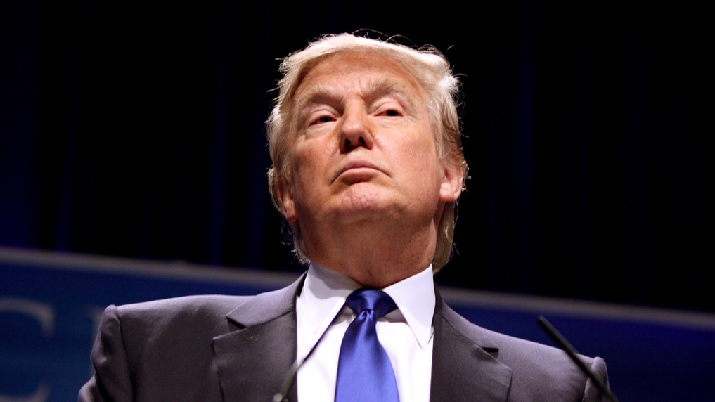 Trump exige que empresas de IA cubram custos de energia para evitar aumento de tarifas