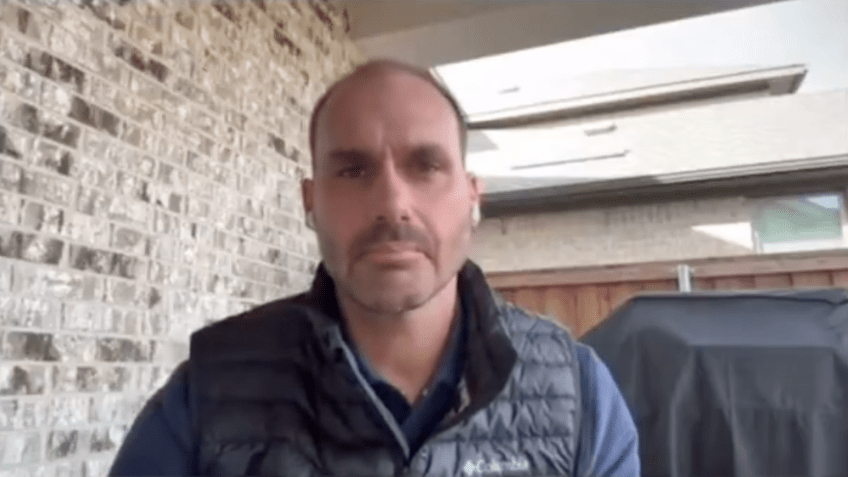 Eduardo Bolsonaro compara prisão de Bolsonaro a Maduro e critica condições