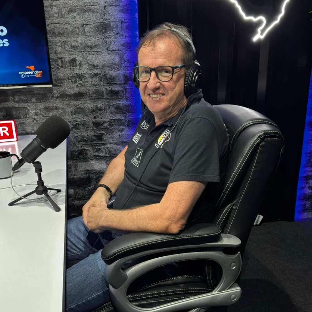 Do Ginásio Escolar ao Palco Nacional: A Jornada de Alexandre Jahn e a Construção do Blumenau Futsal