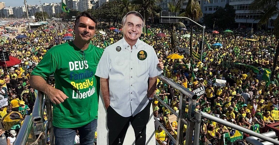 PL planeja profissionalizar pré-campanha de Flávio Bolsonaro para 2026