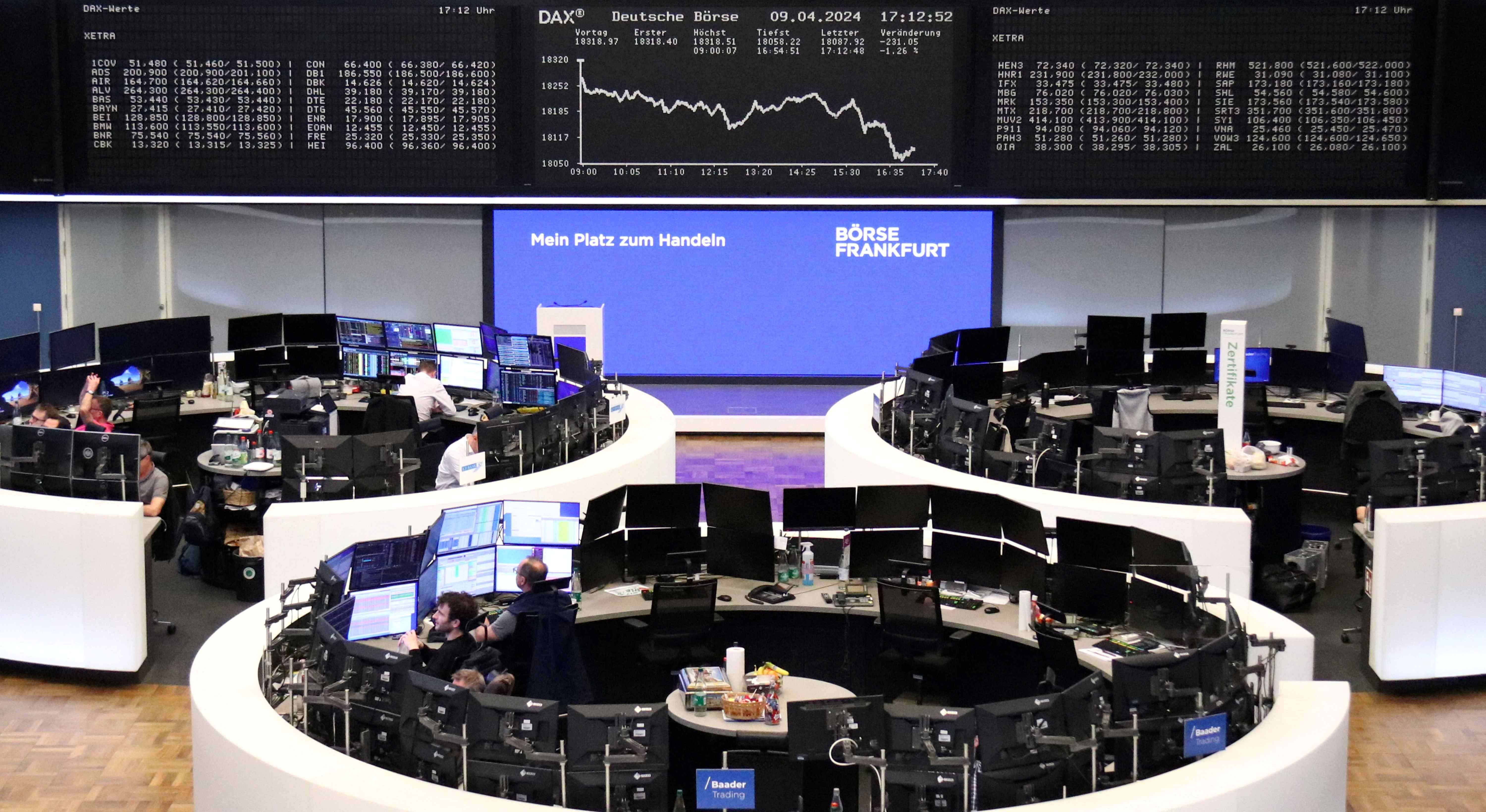Bolsas europeias fecham em queda com cautela sobre relações entre Europa e EUA