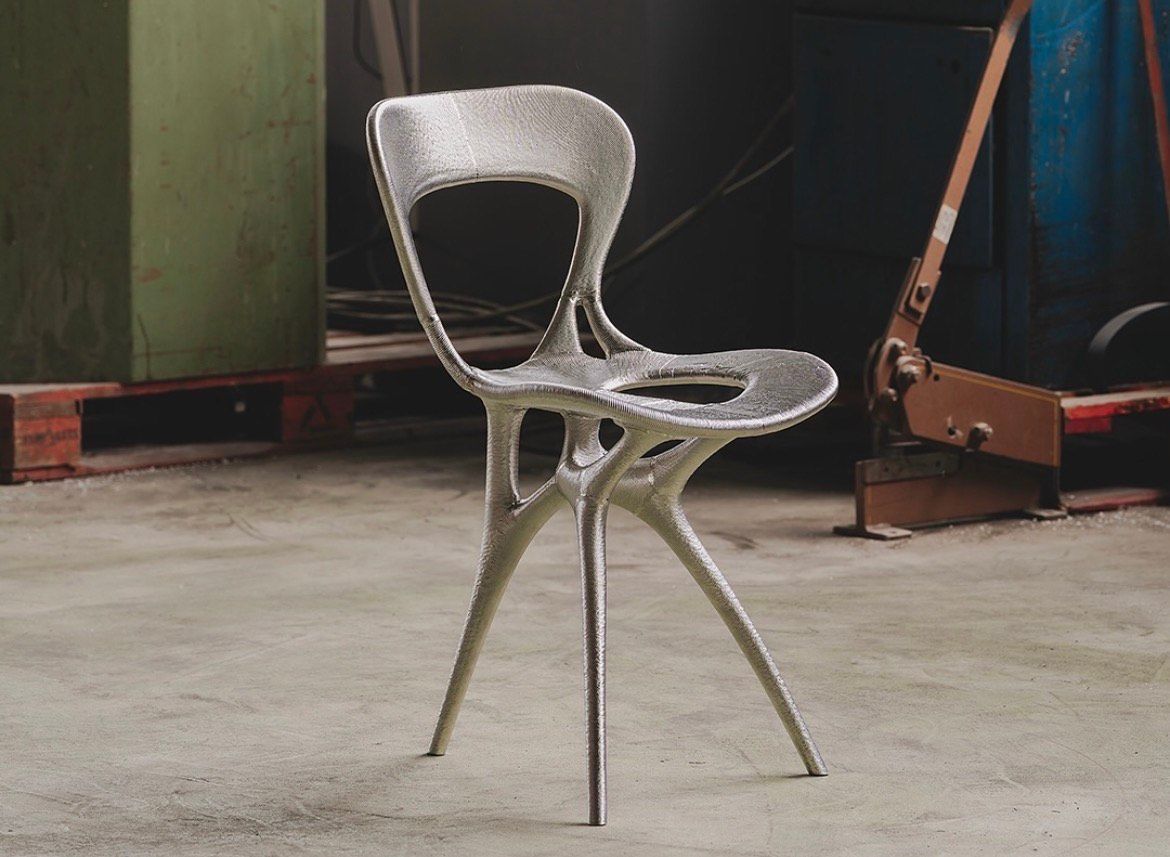 Cadeira criada com IA exige ajustes e trabalho humano, mostra experimento