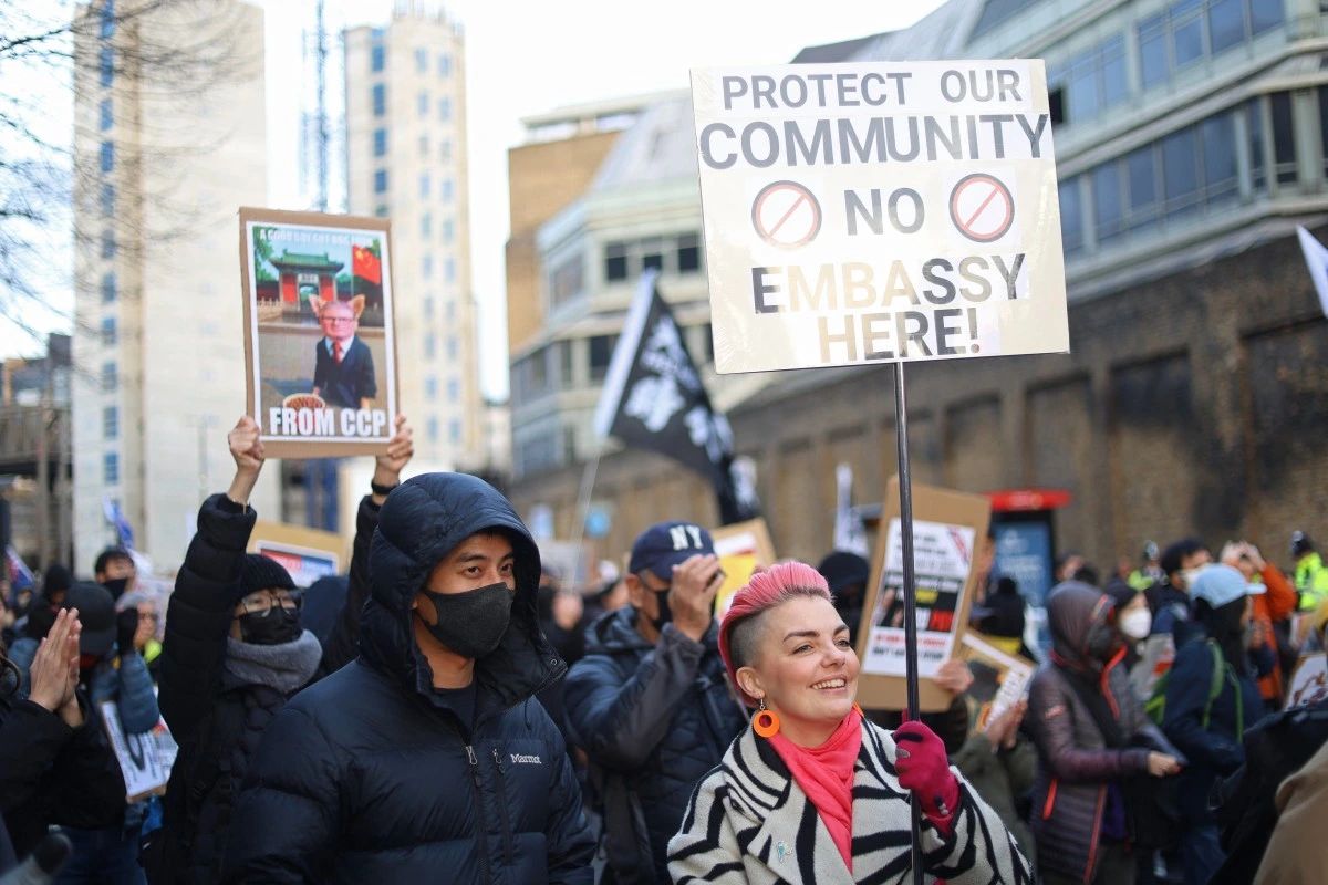 Londres: Protestos contra projeto de embaixada chinesa; decisão em 20 de janeiro