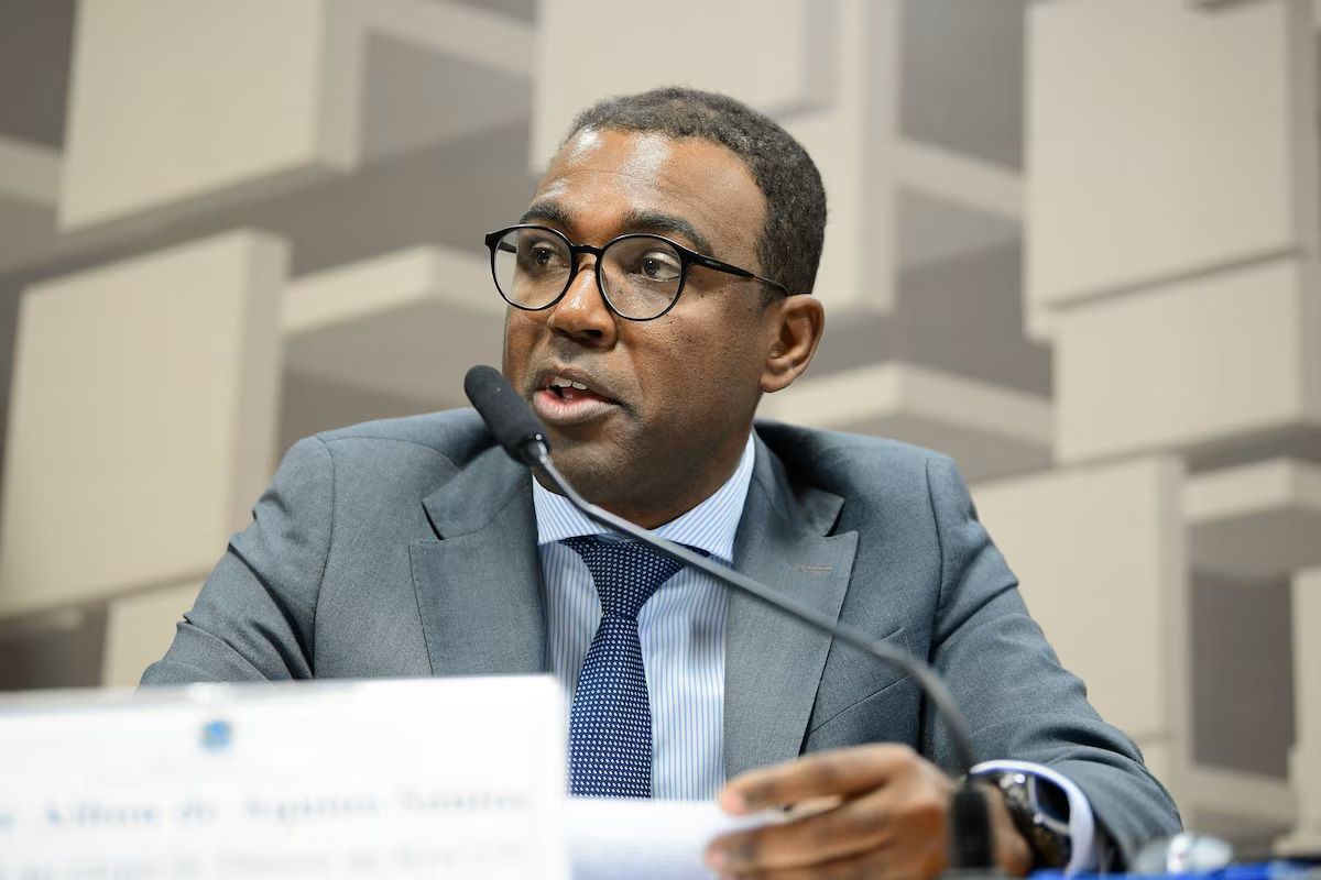 Diretor do BC nega pressão política sobre liquidação do Banco Master à PF