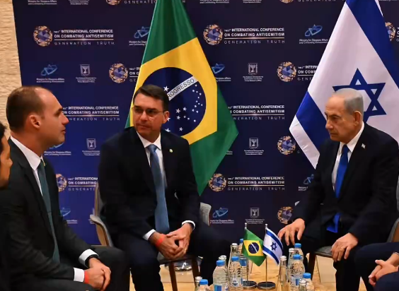 Flávio Bolsonaro viaja a Israel e se reúne com Netanyahu