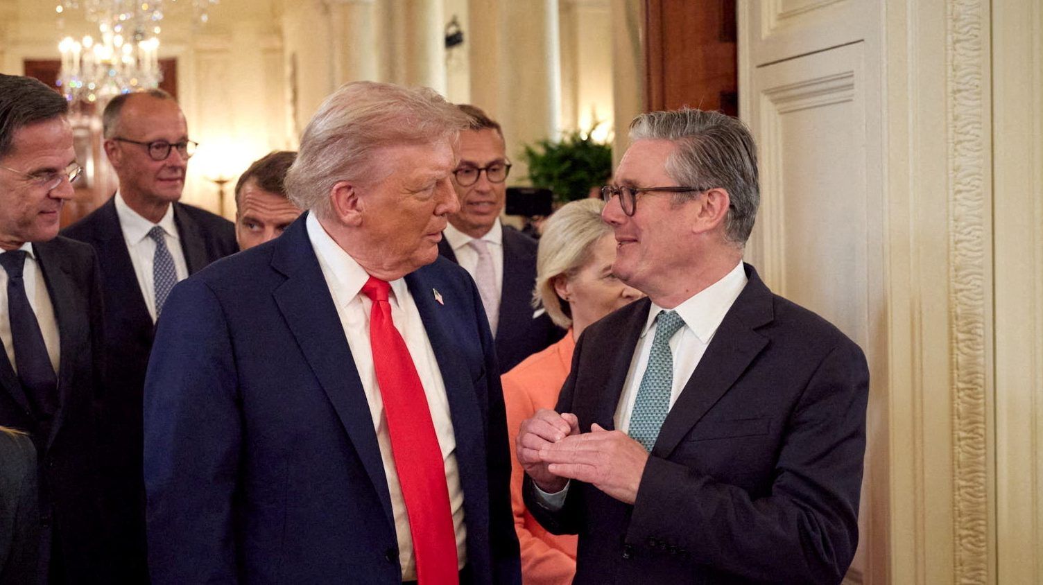 Trump critica decisão do Reino Unido sobre ilhas Chagos e eleva tensão na OTAN