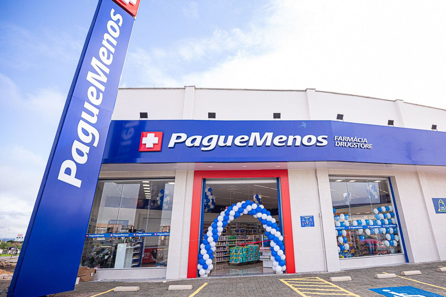 Pague Menos: Site exibe preços baixos e chaves Pix de terceiros