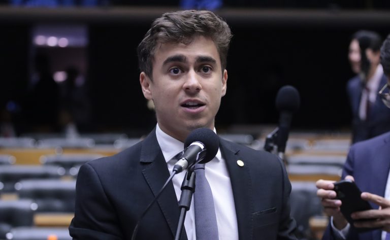 Nikolas Ferreira critica monitoramento do Pix em novo vídeo