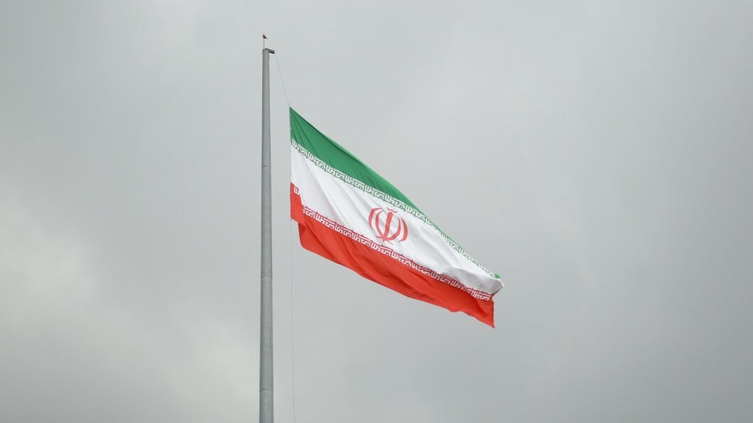 Irã bloqueia rede Starlink: entenda a capacidade de controle tecnológico