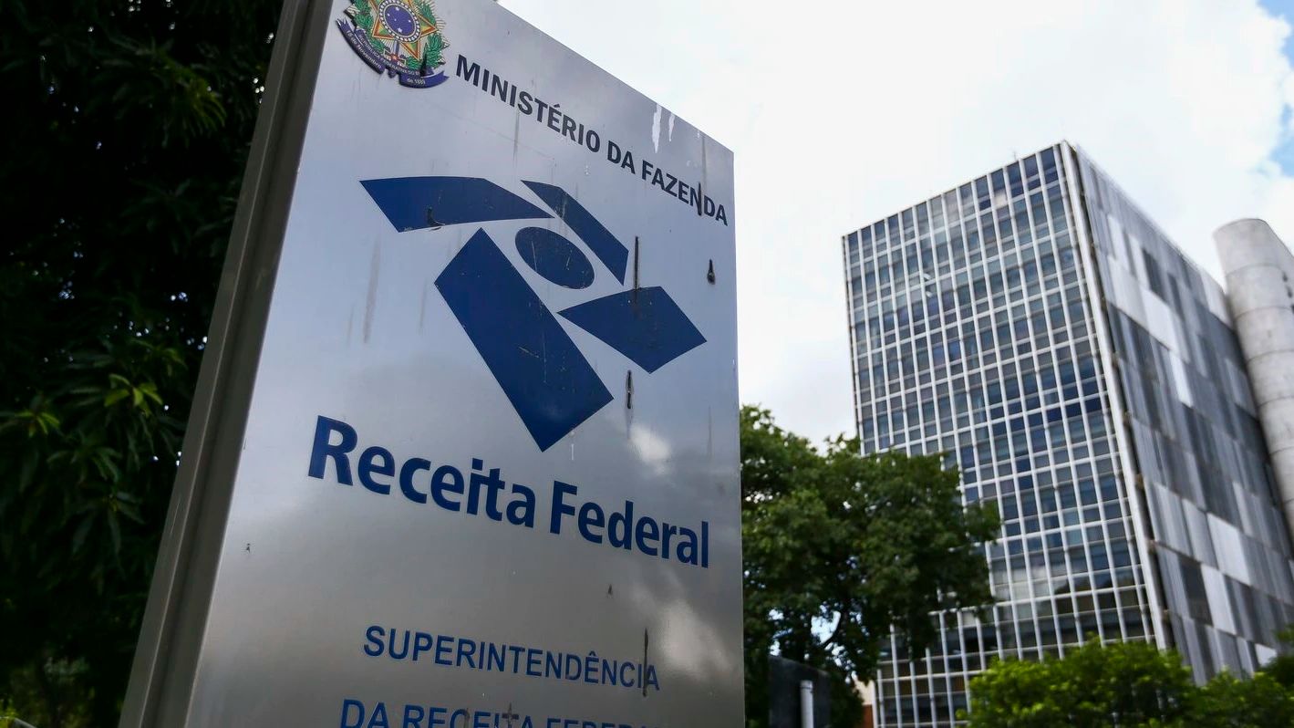 STF afasta servidores da Receita Federal por acesso ilegal a dados