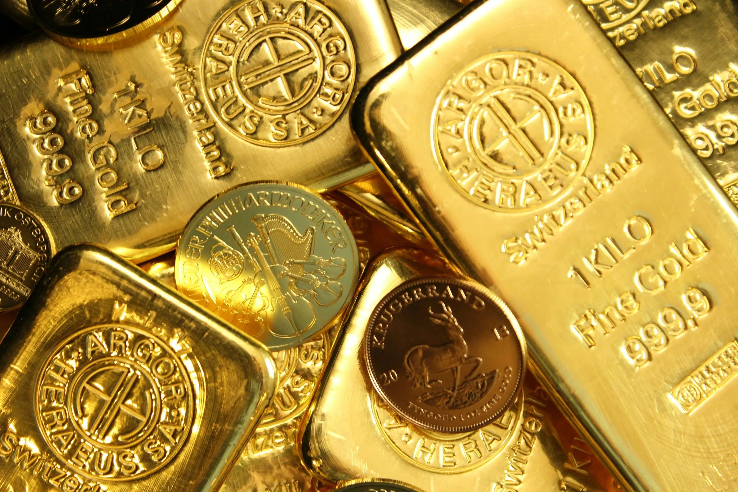 Ouro registra queda com avanços em negociações EUA-Irã e alta do dólar