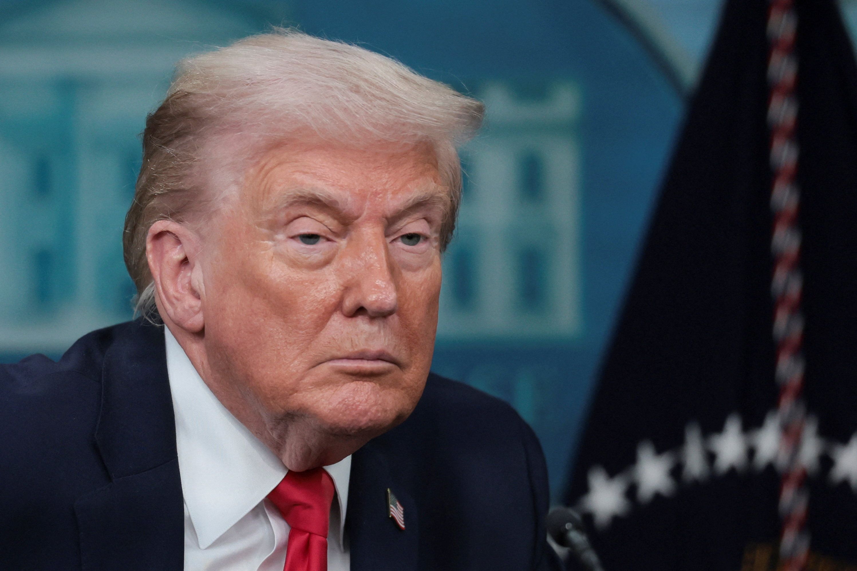 Trump diz que decidirá em 10 dias sobre possível ataque ao Irã