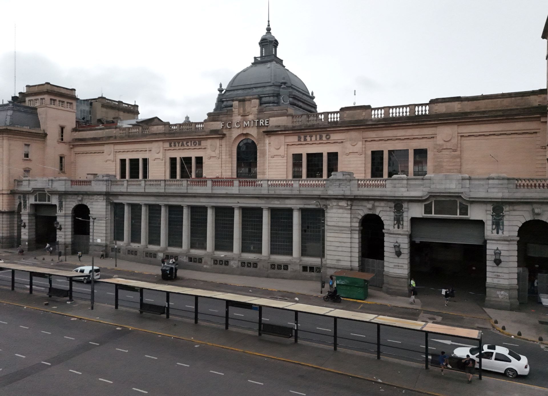 Greve geral na Argentina afeta transporte público e suspende voos