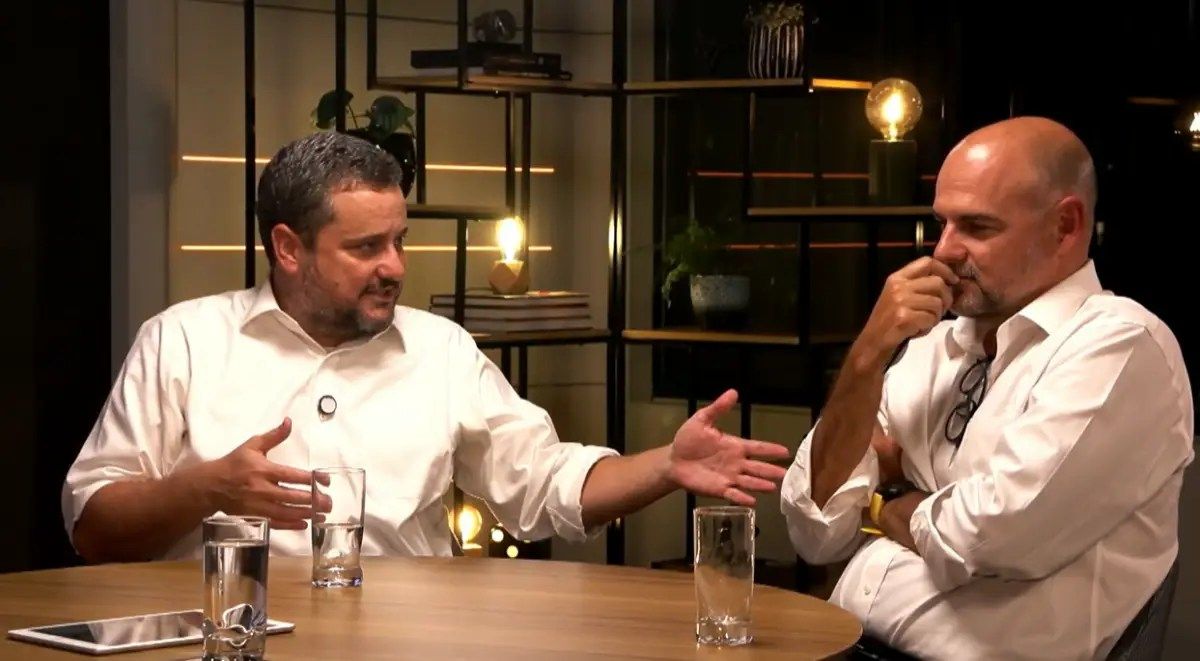 Queda da confiança no dólar impulsiona busca por ouro e reorganiza reservas globais