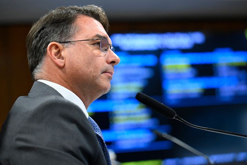 PL aguarda decisão de Flávio Bolsonaro sobre candidatura ao governo do Rio