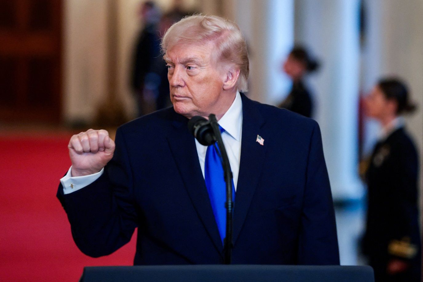 Trump levanta possibilidade de 'tomada de controle amigável' de Cuba