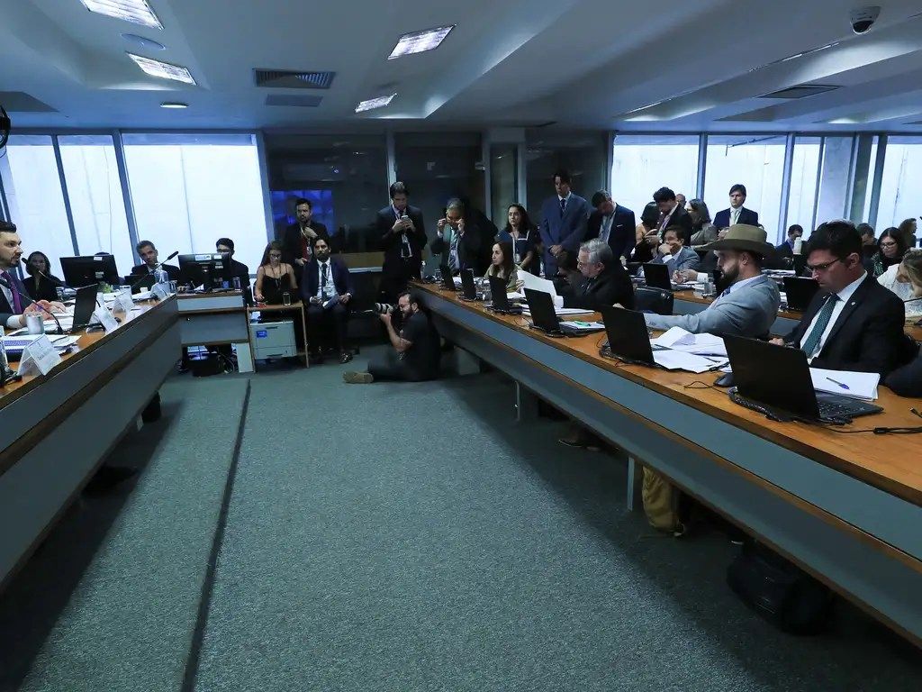 CPMI do INSS: Senador planeja novas votações após derrotas