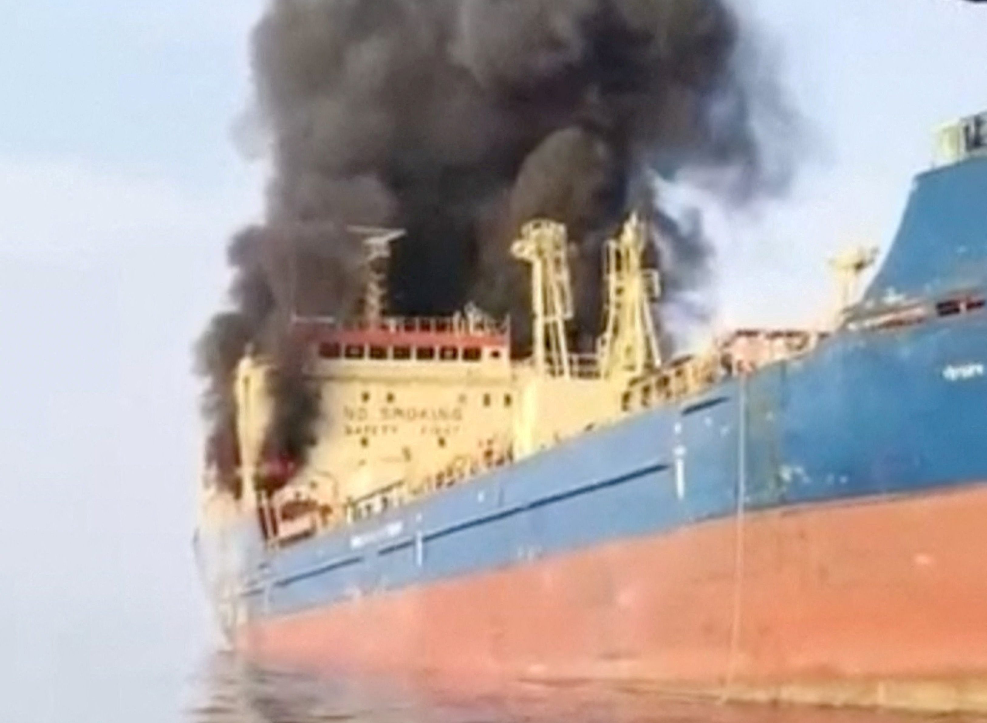 Crise no Oriente Médio eleva preços do petróleo e ameaça economia global