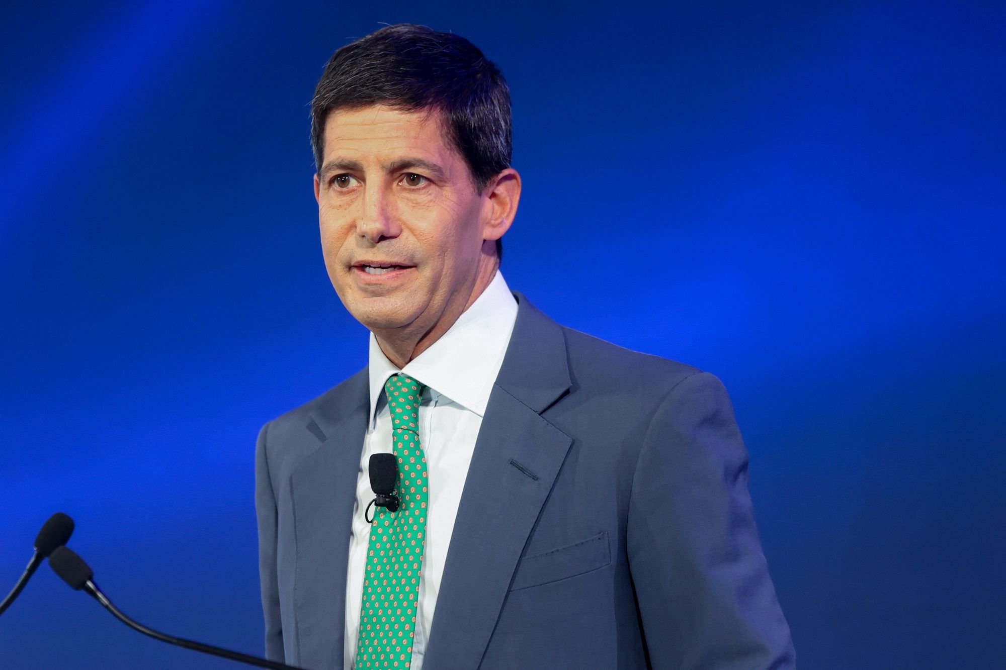 Trump indica Kevin Warsh para presidente do Federal Reserve
