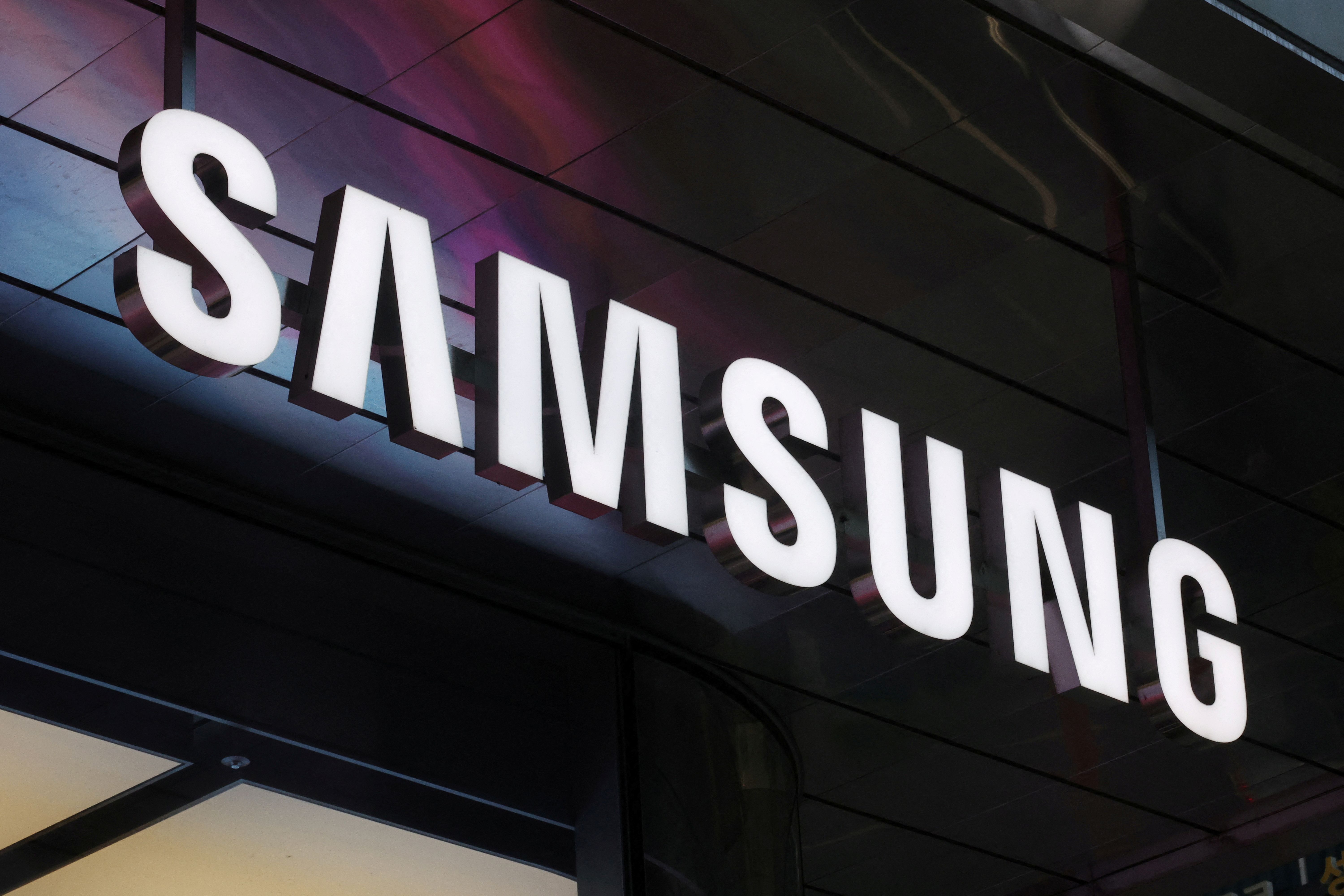 Funcionários da Samsung votarão greve de 18 dias por aumento salarial