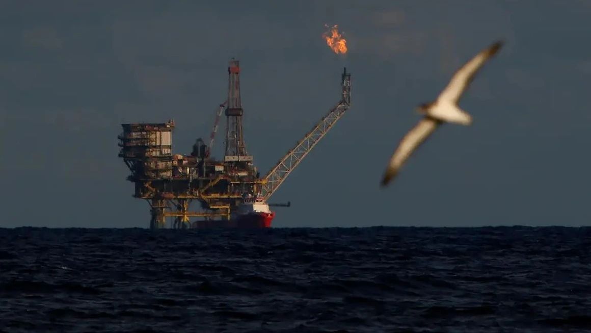 Petrobras sobe em Nova York com alta do petróleo após conflito no Oriente Médio