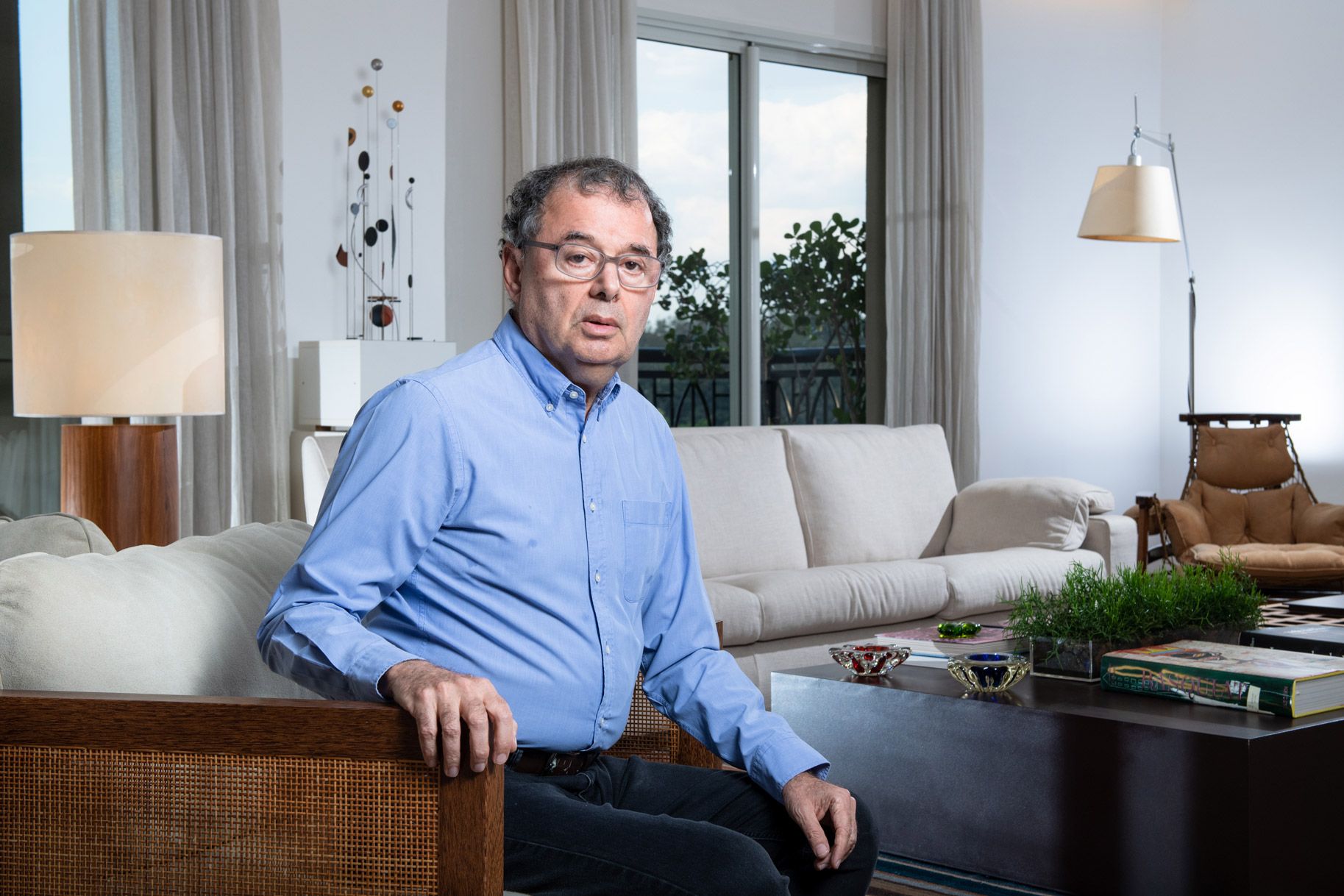 Verde Asset de Luis Stuhlberger volta a comprar ações da bolsa brasileira após correção