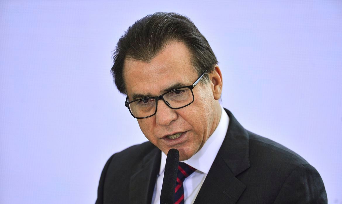 Marinho rejeita incentivos fiscais para redução da jornada de trabalho