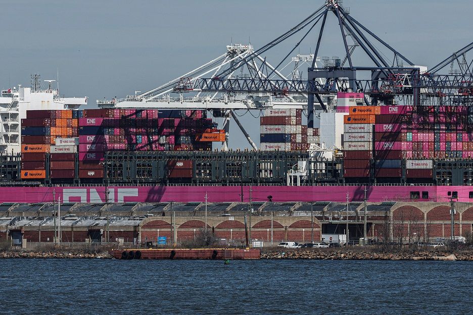 Déficit comercial dos EUA recua 25,3% em janeiro, a US$ 54,46 bilhões