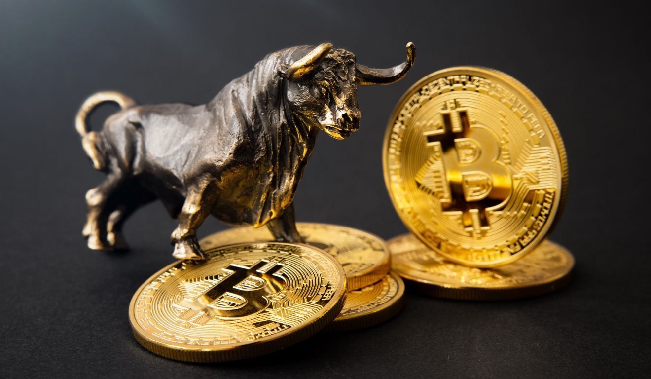 Bitcoin: Criptomoeda recua após alta, dizem Mercado Bitcoin e Coinbase