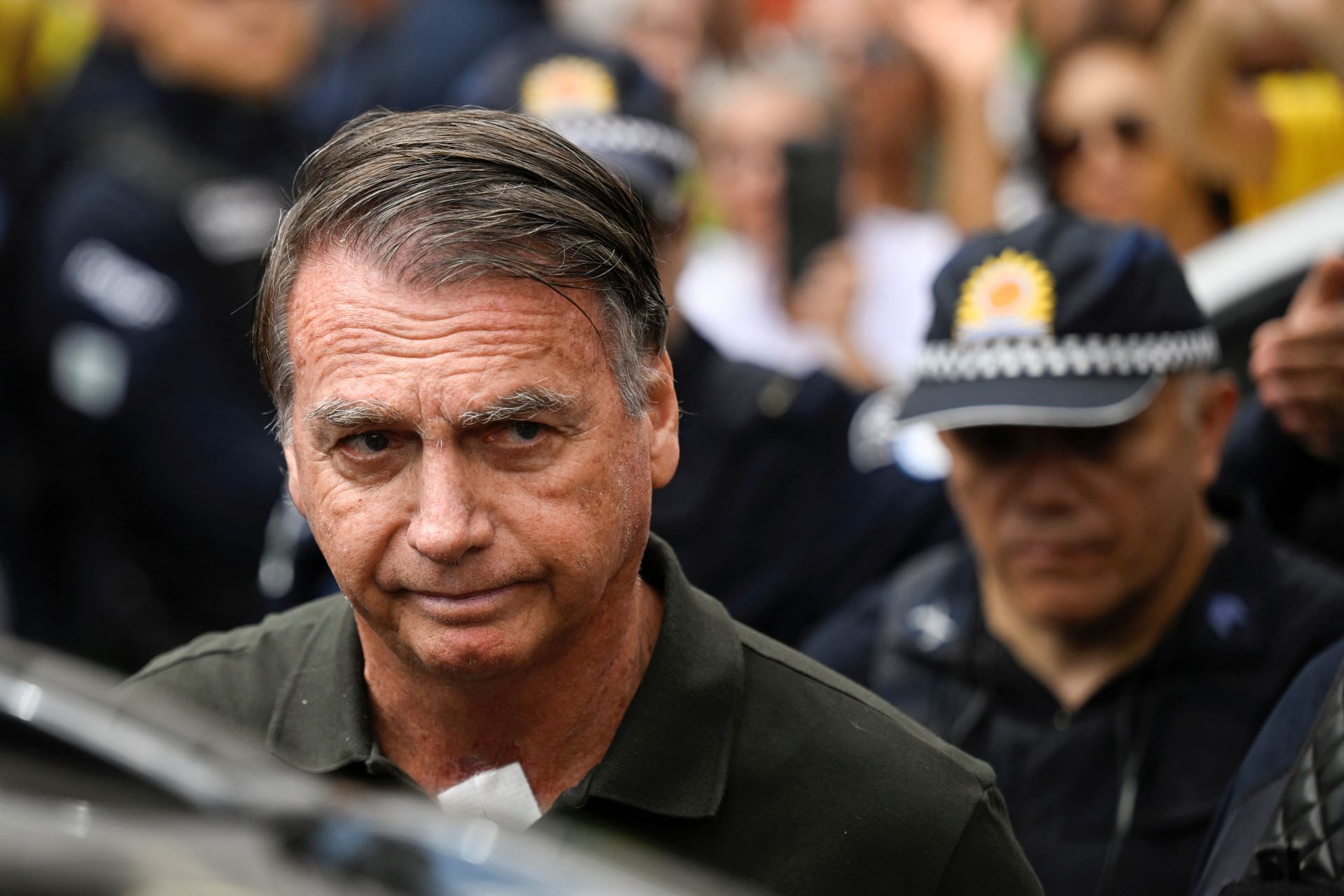 Defesa de Bolsonaro reforça pedido de prisão domiciliar após internação