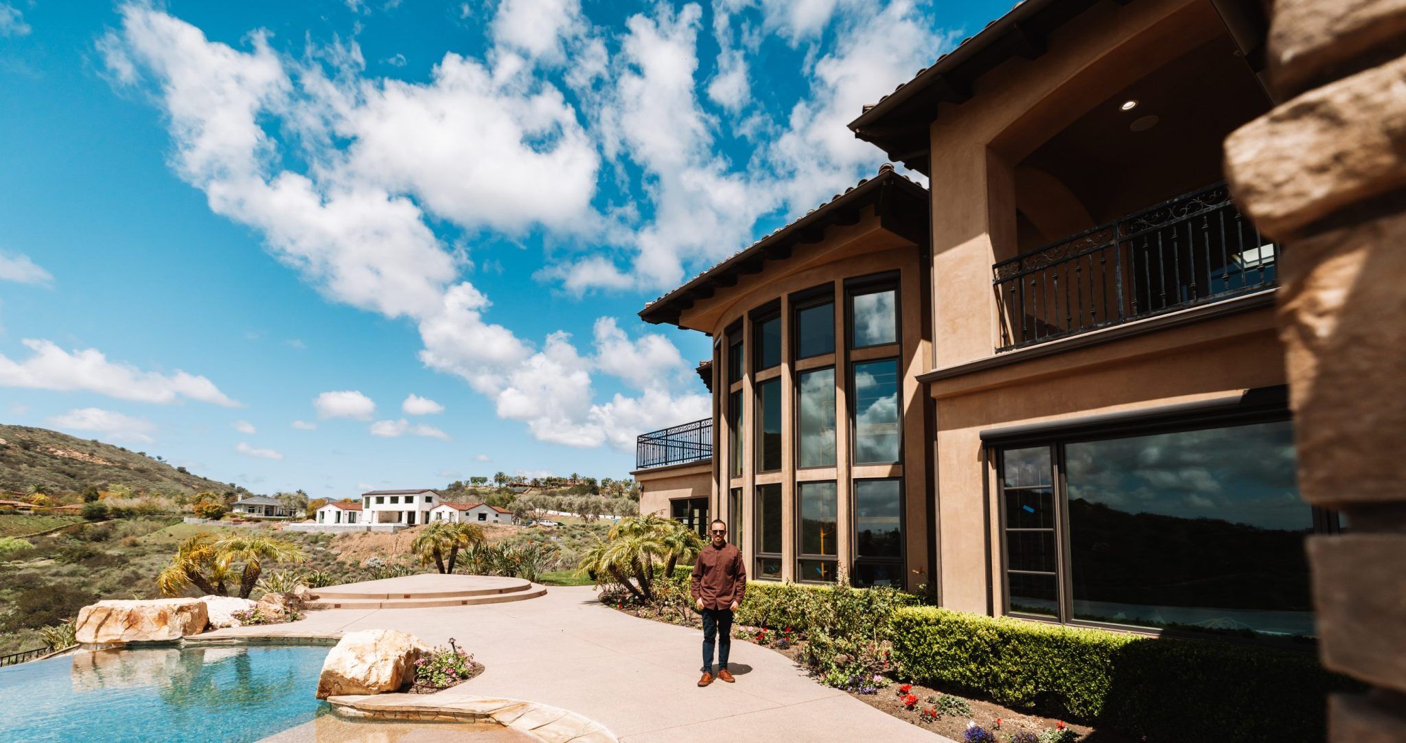 Super-ricos mudam forma de comprar casas e mercado imobiliário se torna exclusivo