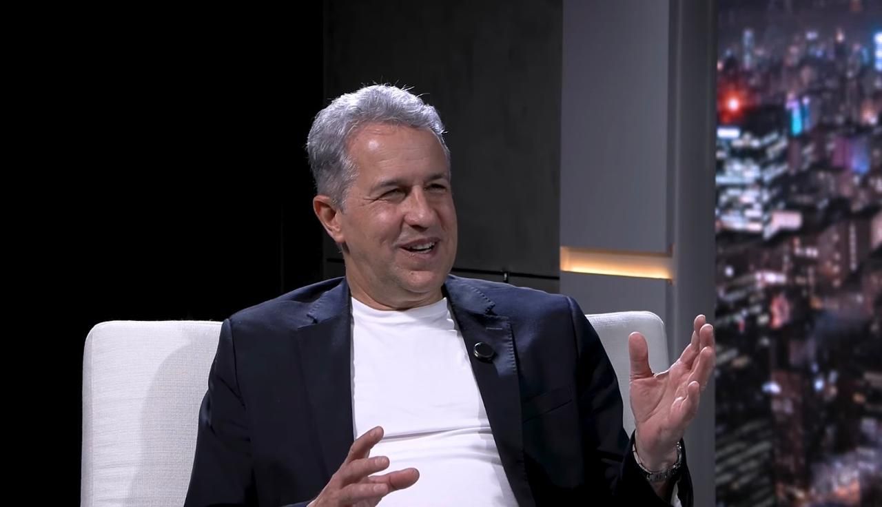 Flávio Ferraz: Felicidade, Amor Próprio e Construção Pessoal