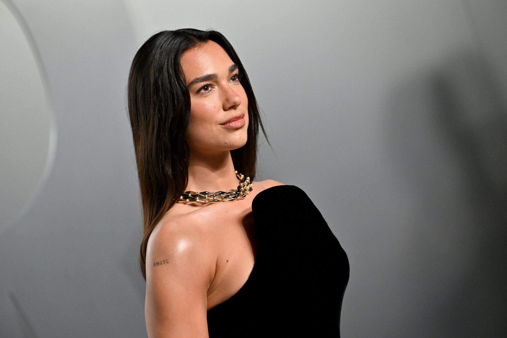 Nespresso escolhe Dua Lipa como nova embaixadora global